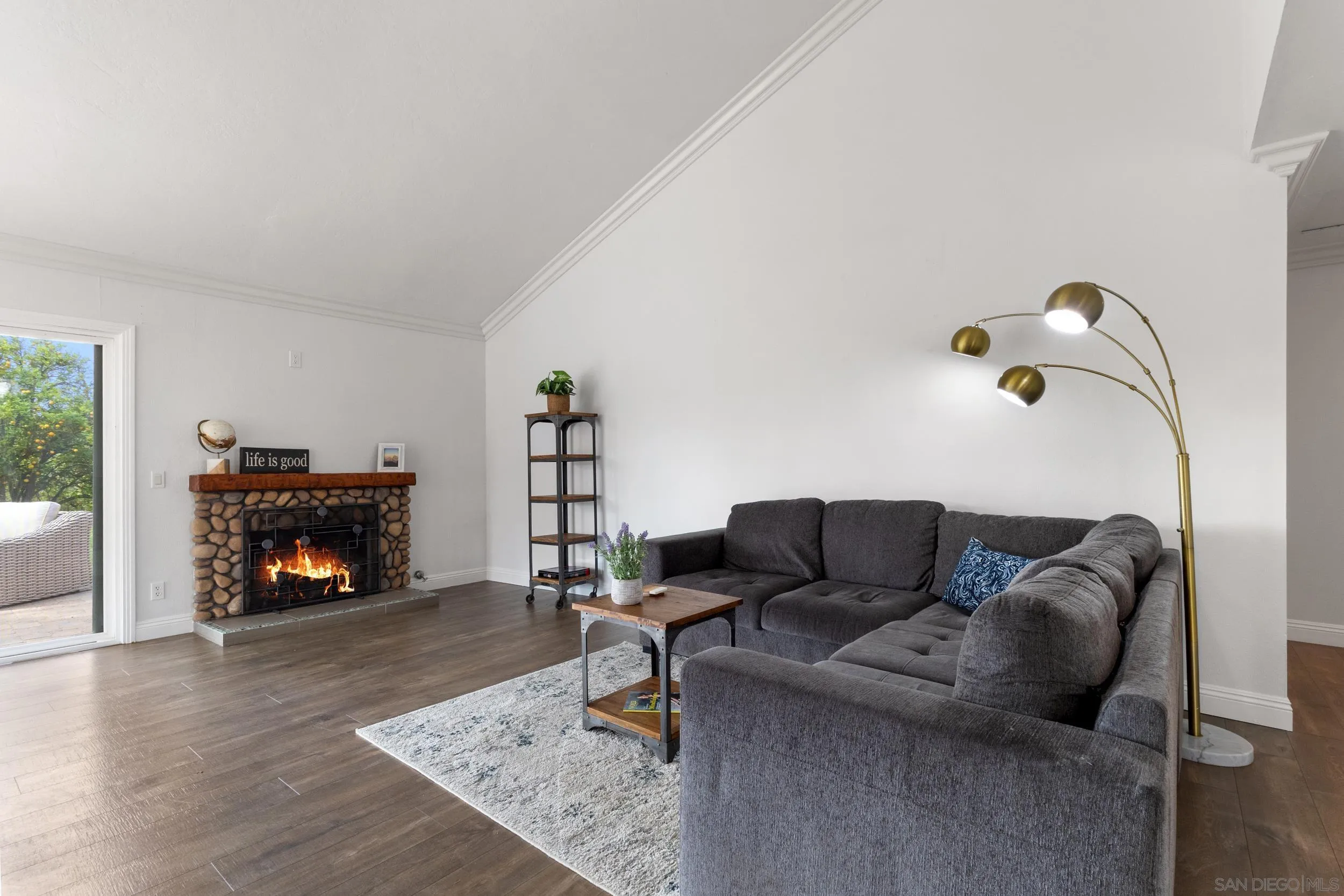 https://cdn.realtyfeed.com/cdn/127/260006962/bf5692cb563c9059f7c13961855929df.webp
