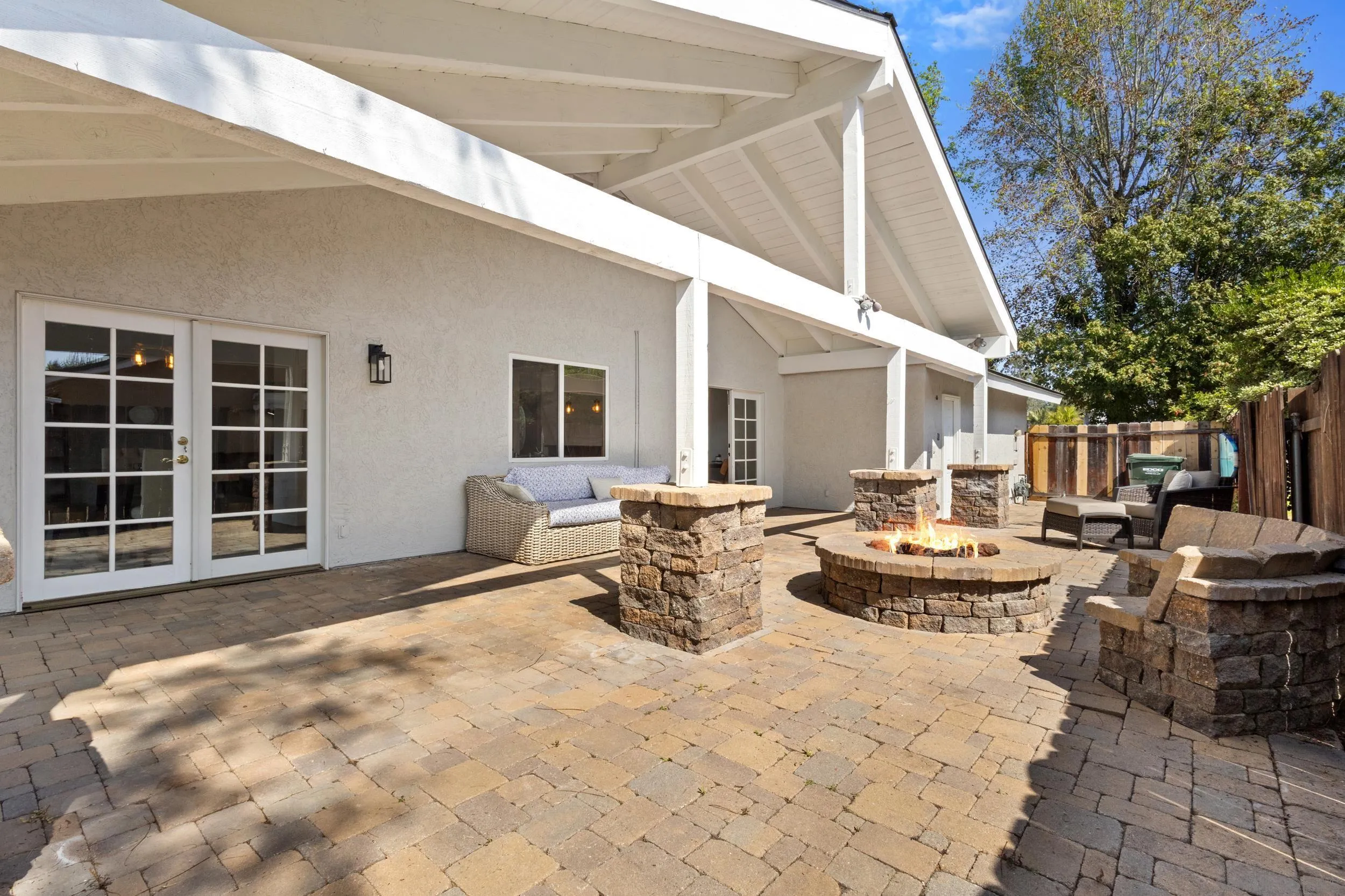 https://cdn.realtyfeed.com/cdn/127/260006962/ec54b4f570f8d31ad1076047d39dfe33.webp