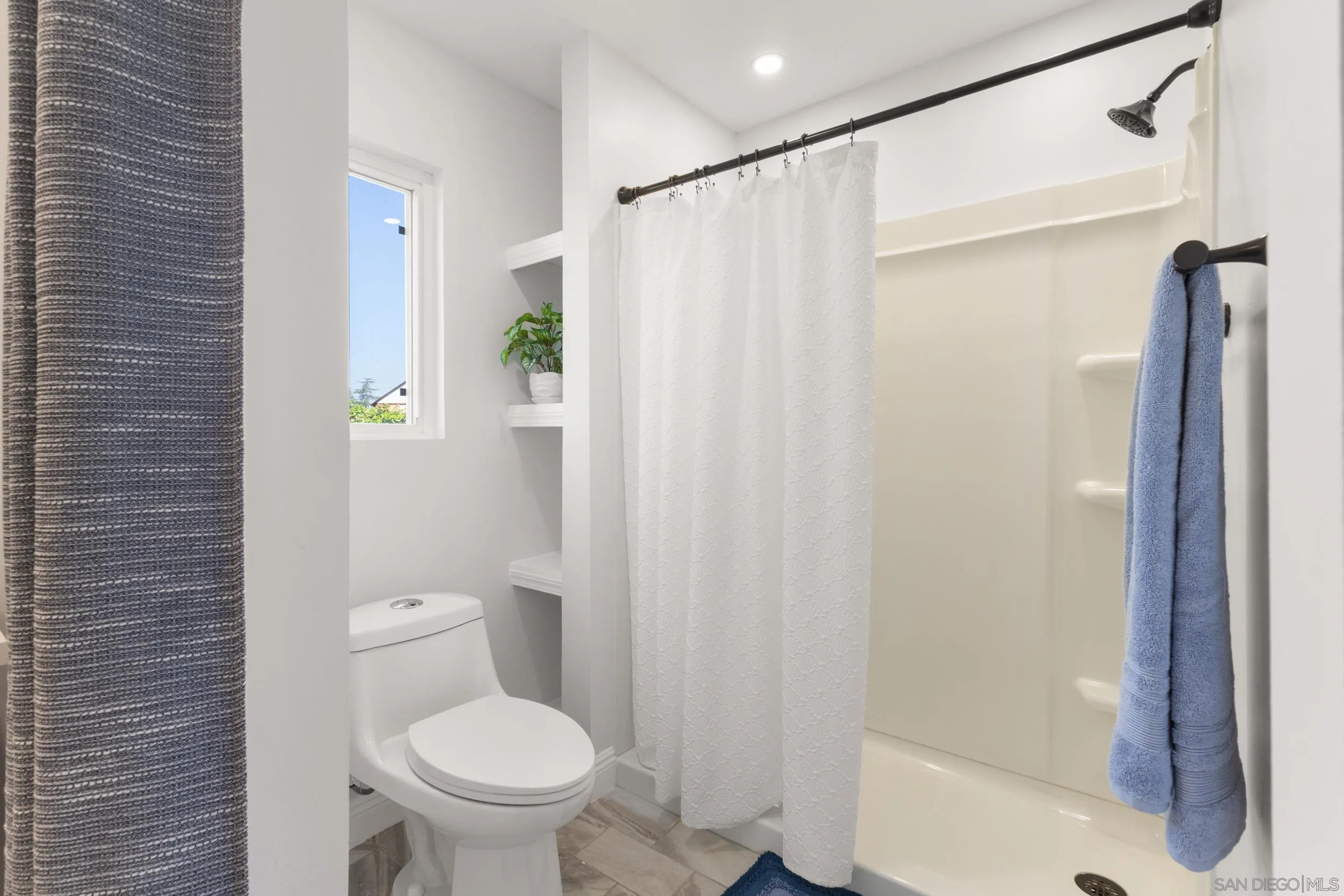 https://cdn.realtyfeed.com/cdn/127/260006962/fe600c3c417dcfe0ce22c4804198d017.webp