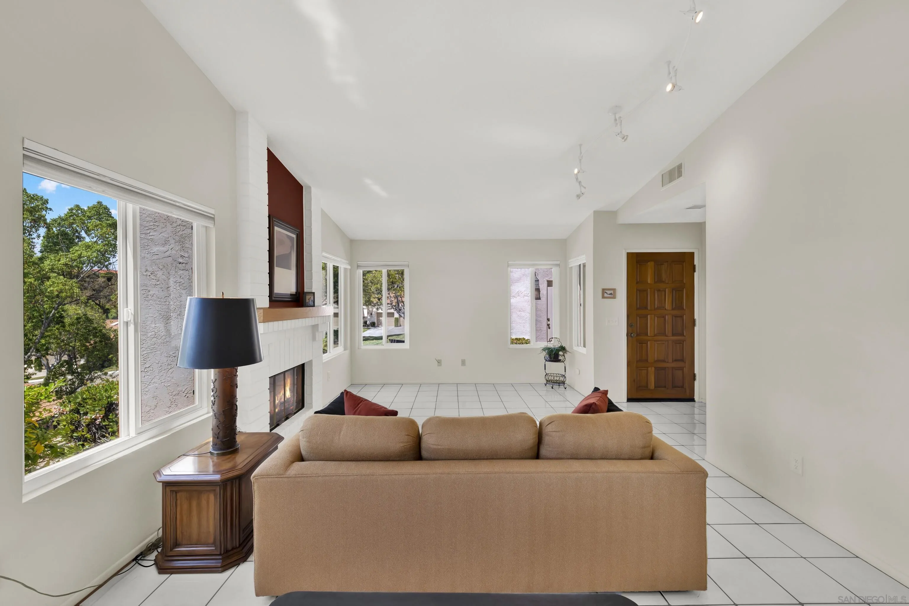 Photo #8: 260006968 Listing: Photo #8
