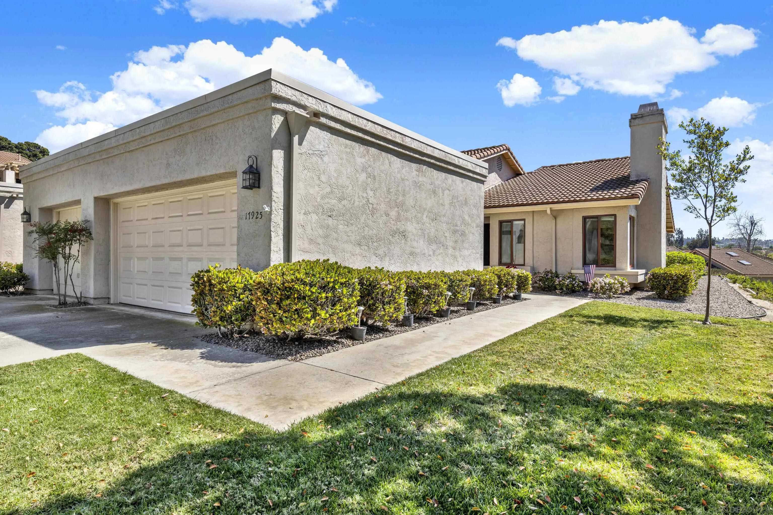 Photo #2: 260006968 Listing: Photo #2