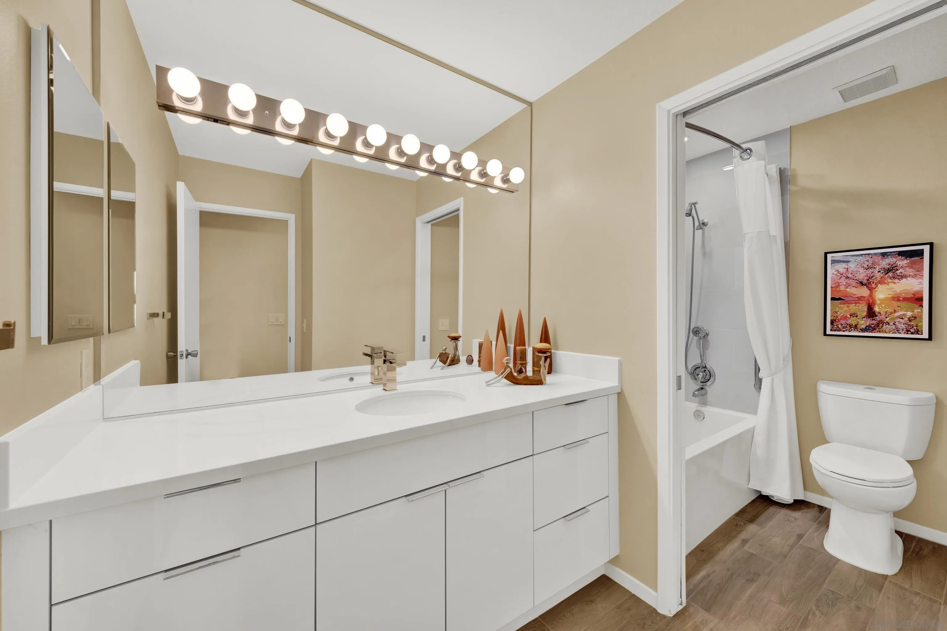 https://cdn.realtyfeed.com/cdn/127/260006968/f5ffd03e6c9c1ec83885bb89fb489108.webp