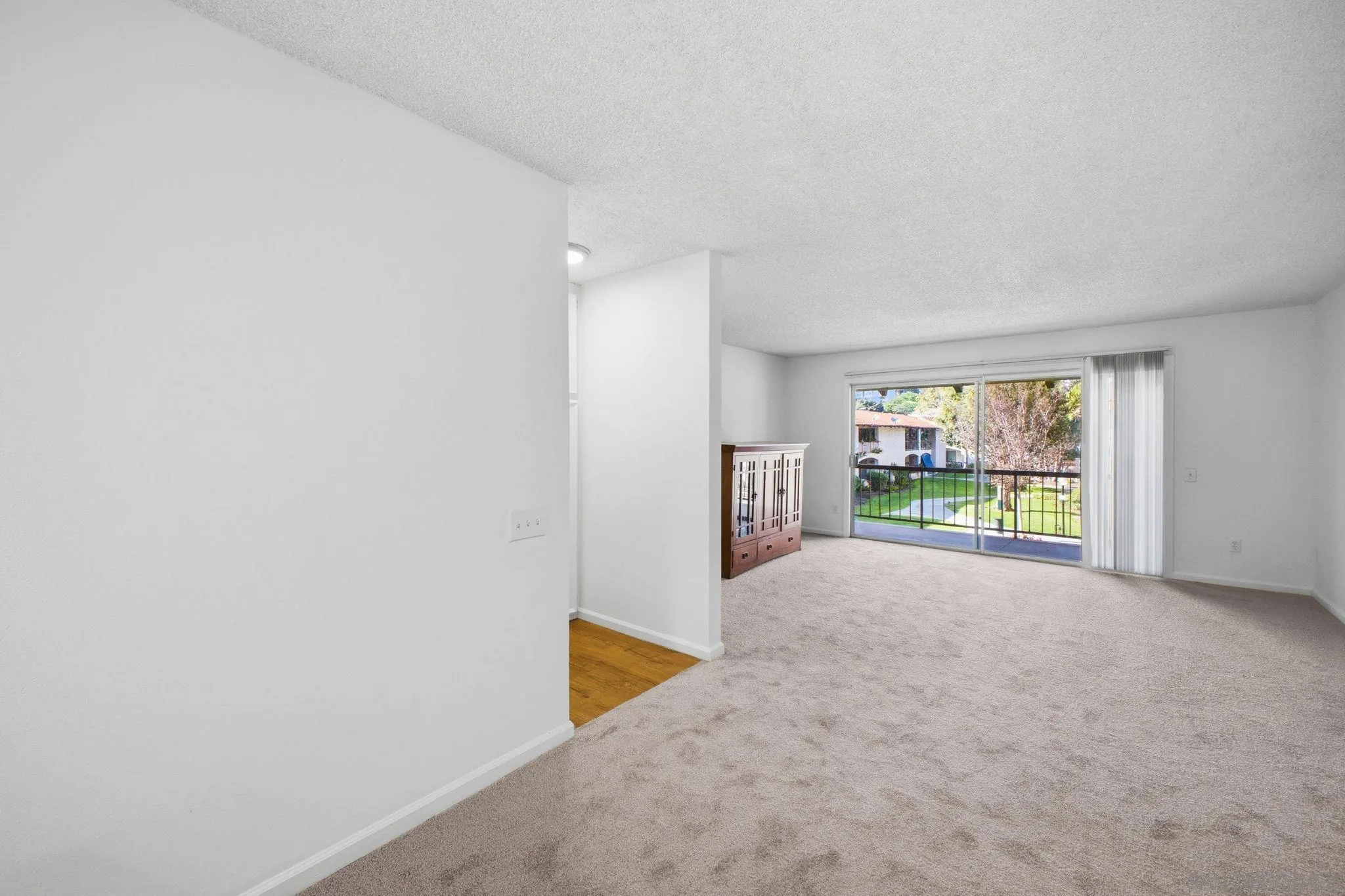 Photo #12: 260006971 Listing: Photo #12