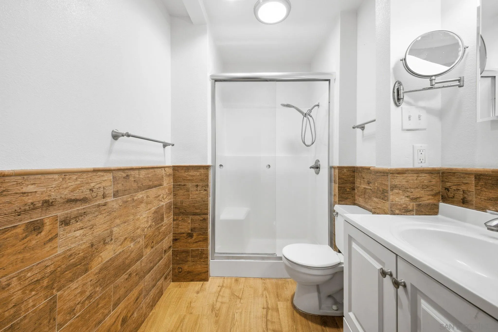 Photo #5: 260006971 Listing: Photo #5