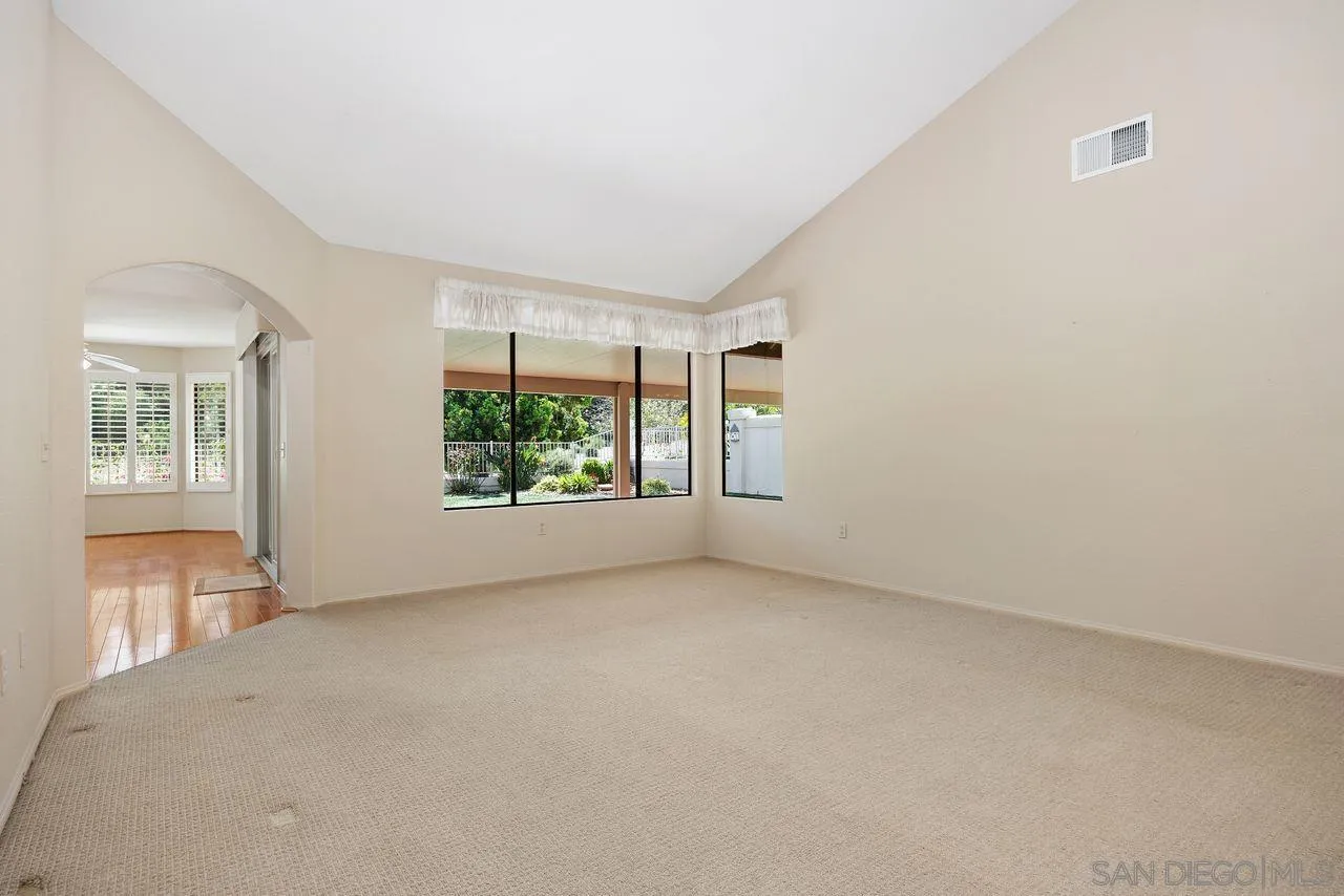 https://cdn.realtyfeed.com/cdn/127/260006972/e1ce92749d2dedb213c684f59b775c23.webp