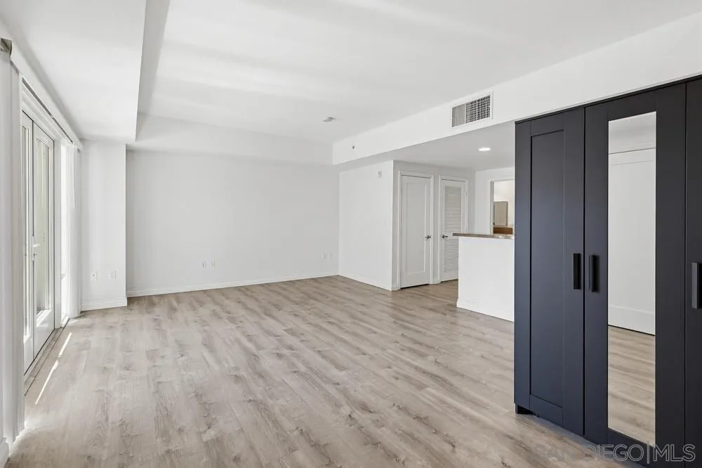 Photo #2: 260006974 Listing: Photo #2