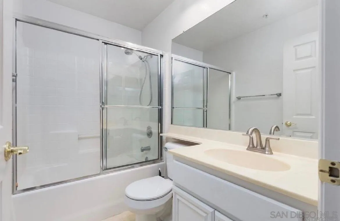 Photo #12: 260006976 Listing: Photo #12