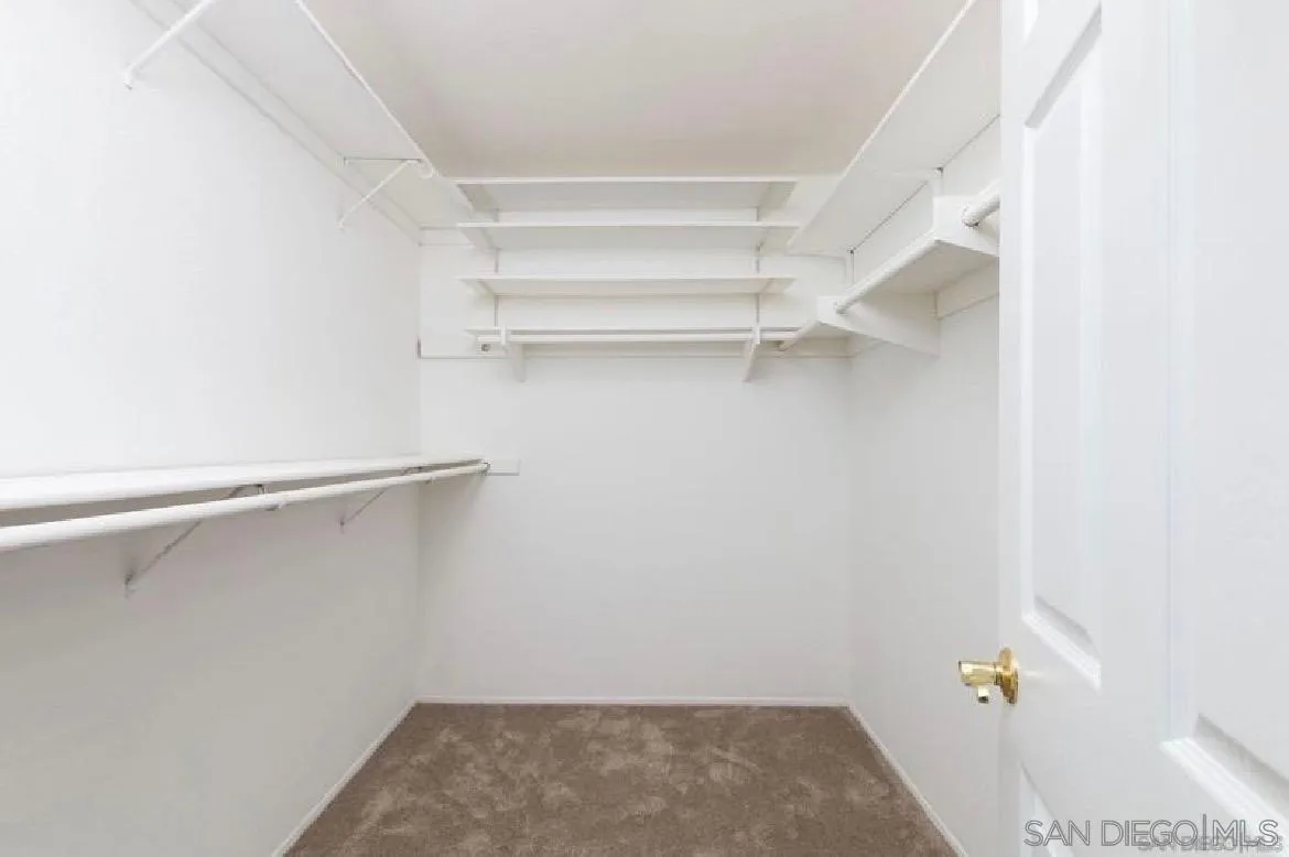 https://cdn.realtyfeed.com/cdn/127/260006976/09c0b75036c278be4497e596f761bca4.webp