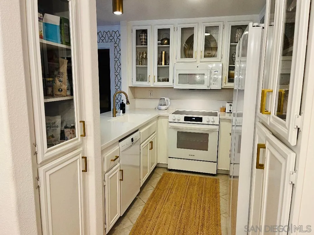 Photo #5: 260006976 Listing: Photo #5
