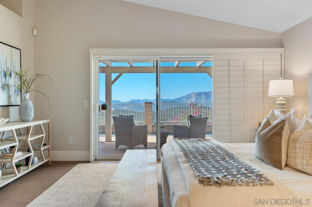 https://cdn.realtyfeed.com/cdn/127/260006977/266f6523c4c55b447a64dd231ed8be96.webp