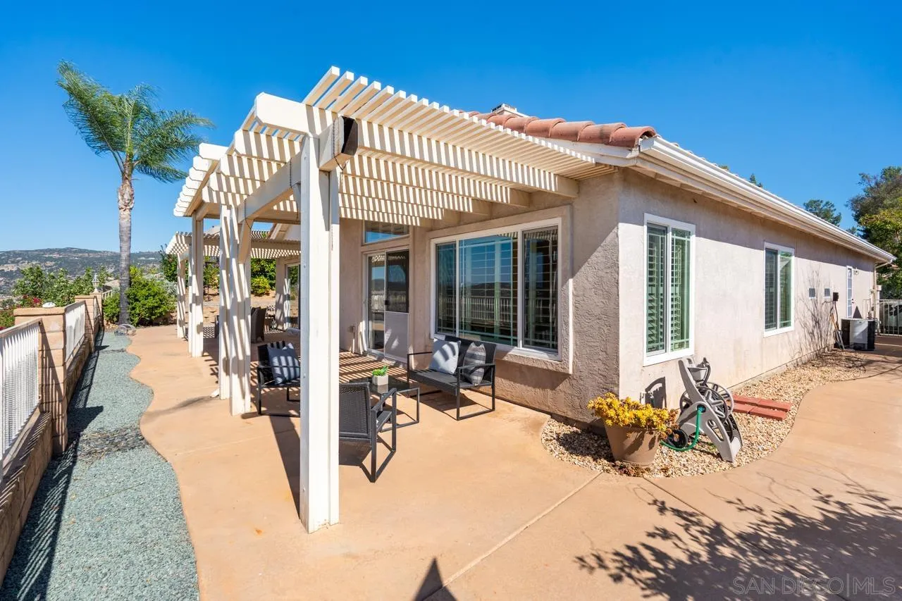 https://cdn.realtyfeed.com/cdn/127/260006977/4130def1f9fb4e24f80227a320495588.webp