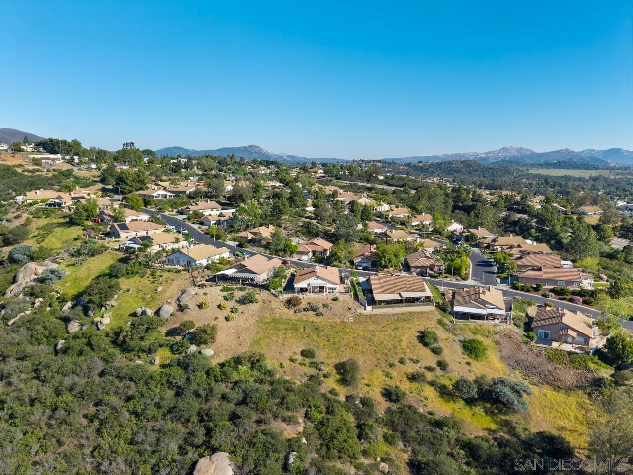 https://cdn.realtyfeed.com/cdn/127/260006977/94151c539069f3d0a2cdf9f838fd5f23.webp