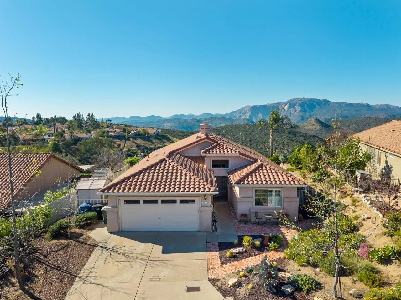 https://cdn.realtyfeed.com/cdn/127/260006977/cfd623c3d3b272d27aabca3c93417e16.webp
