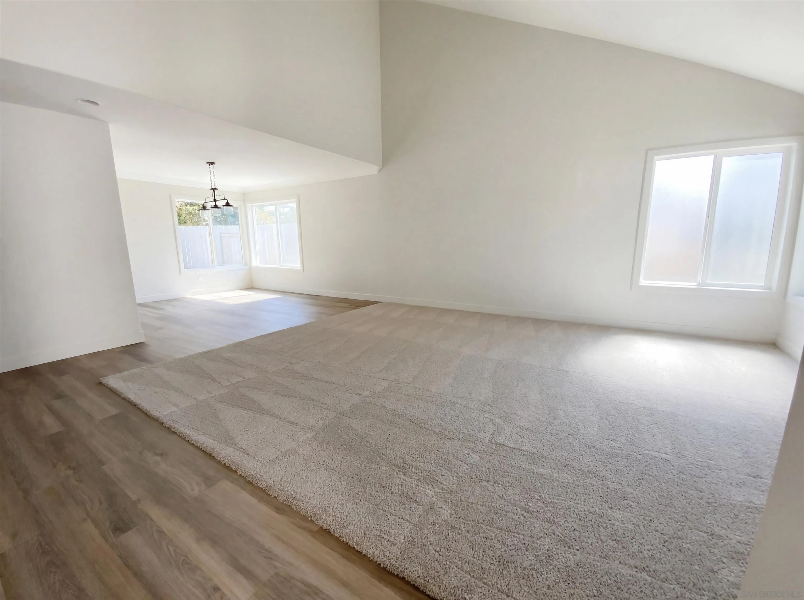 https://cdn.realtyfeed.com/cdn/127/260006979/4d13ff1b73882ec71b12d1bf8796fd22.webp