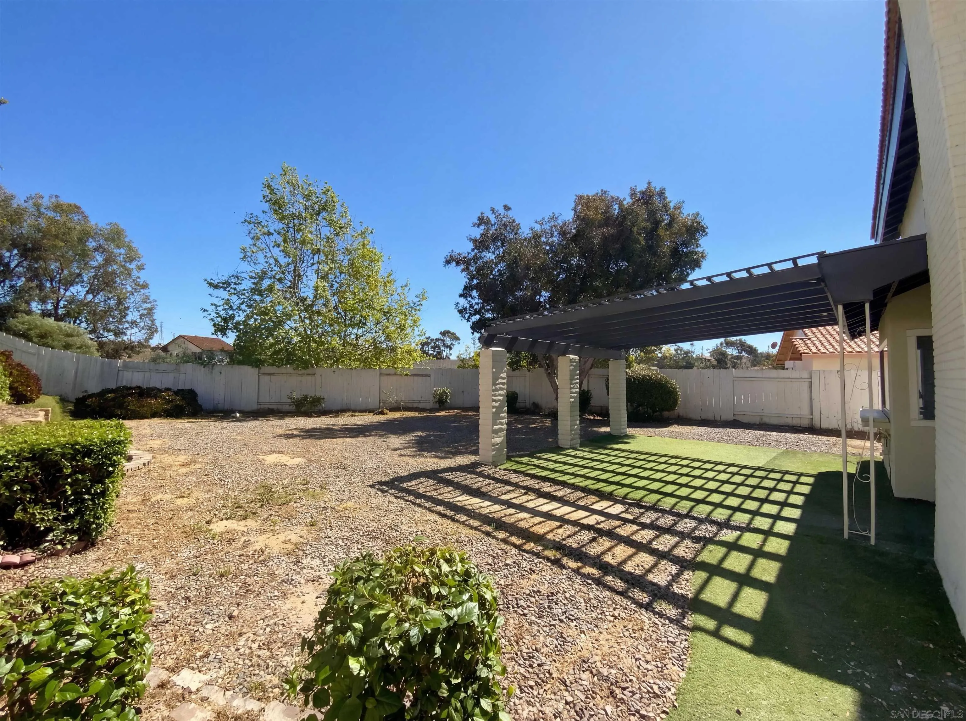https://cdn.realtyfeed.com/cdn/127/260006979/de8cb66f5b6948410d6d09e631b454c7.webp