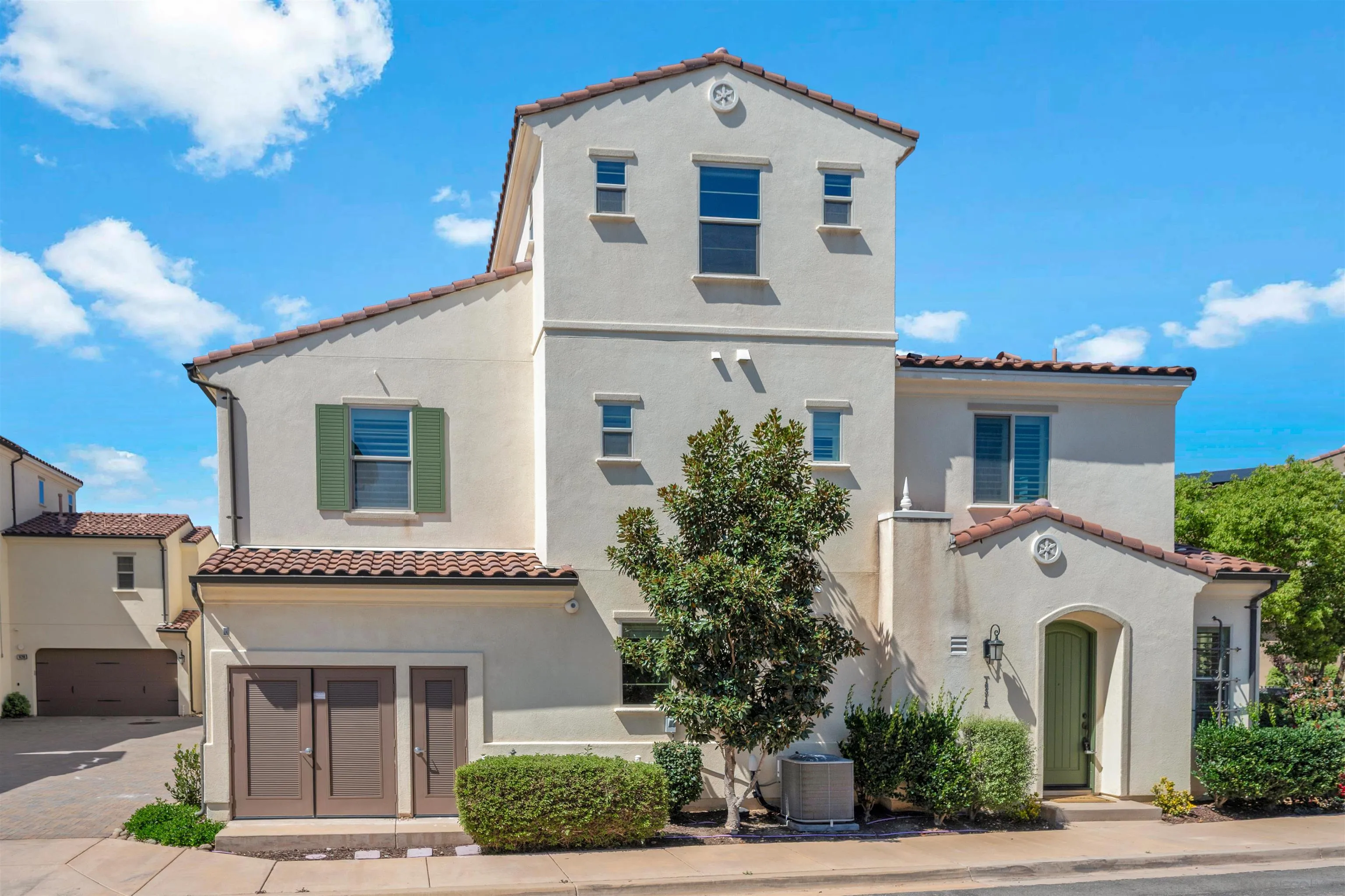 https://cdn.realtyfeed.com/cdn/127/260006980/40f5376961d3bc29b1dd2539ef59f8bf.webp