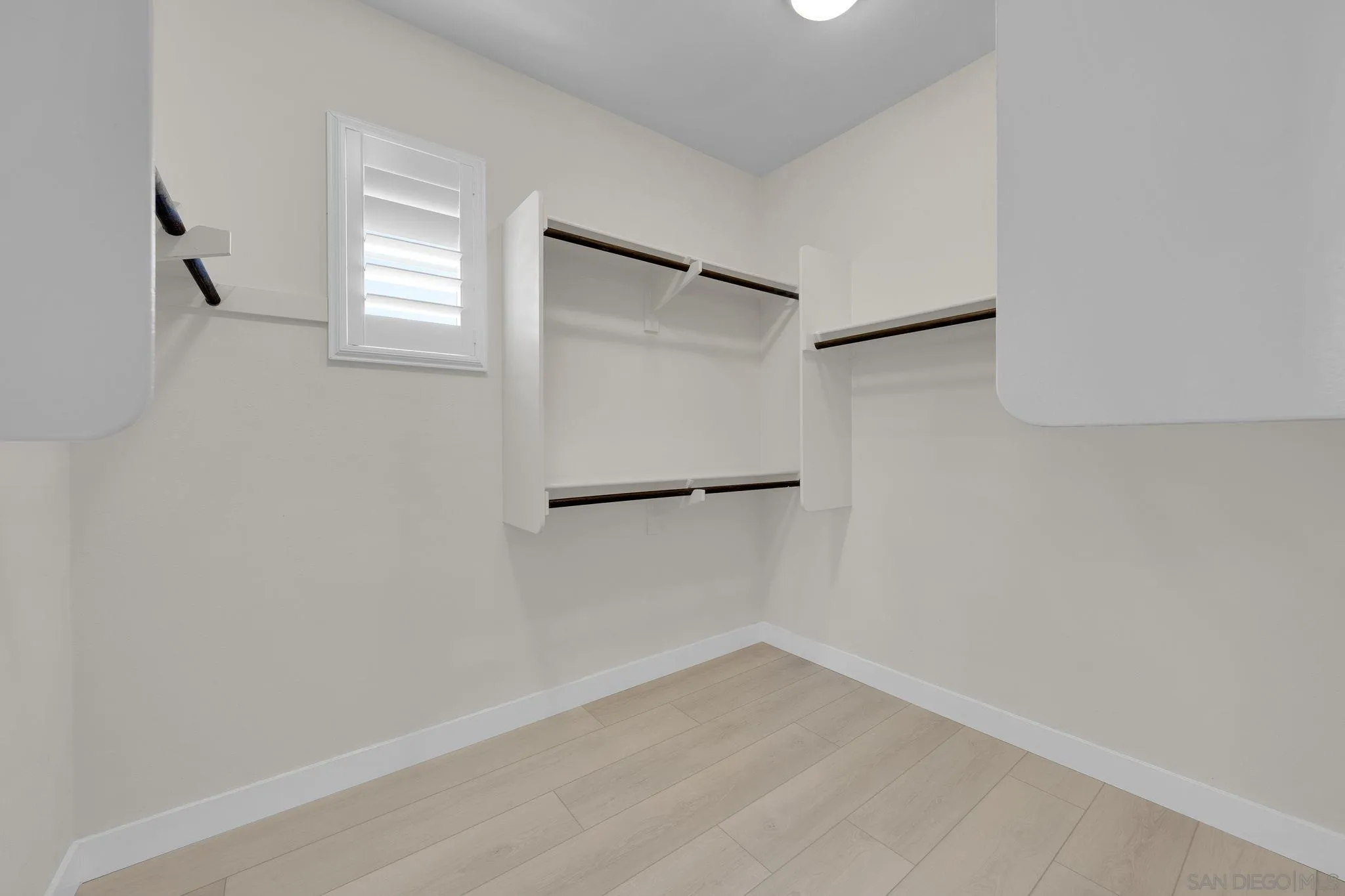 https://cdn.realtyfeed.com/cdn/127/260006980/6918bb1749cb143316ca58763ca4282f.webp