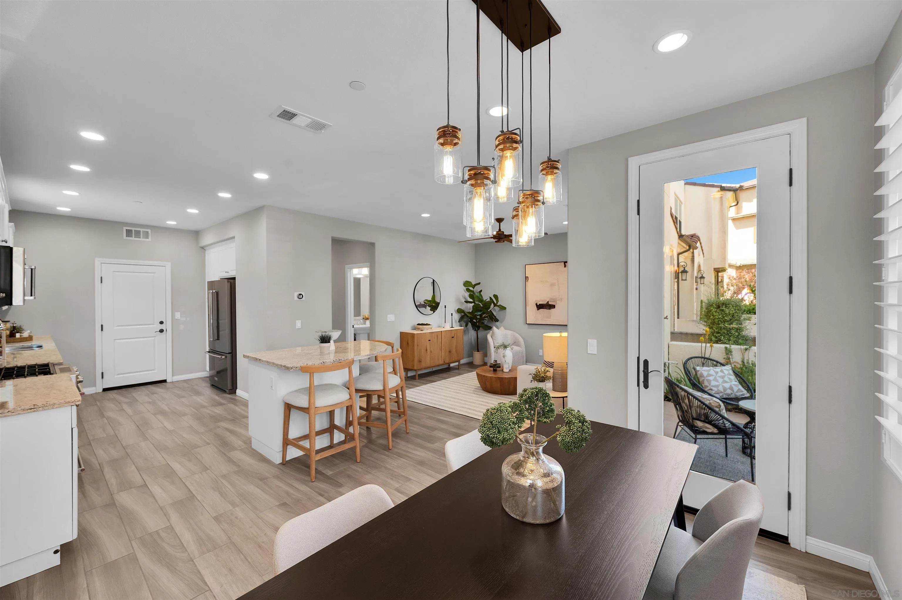 https://cdn.realtyfeed.com/cdn/127/260006980/82eece0c49a9f5534234e8fd42cc5724.webp