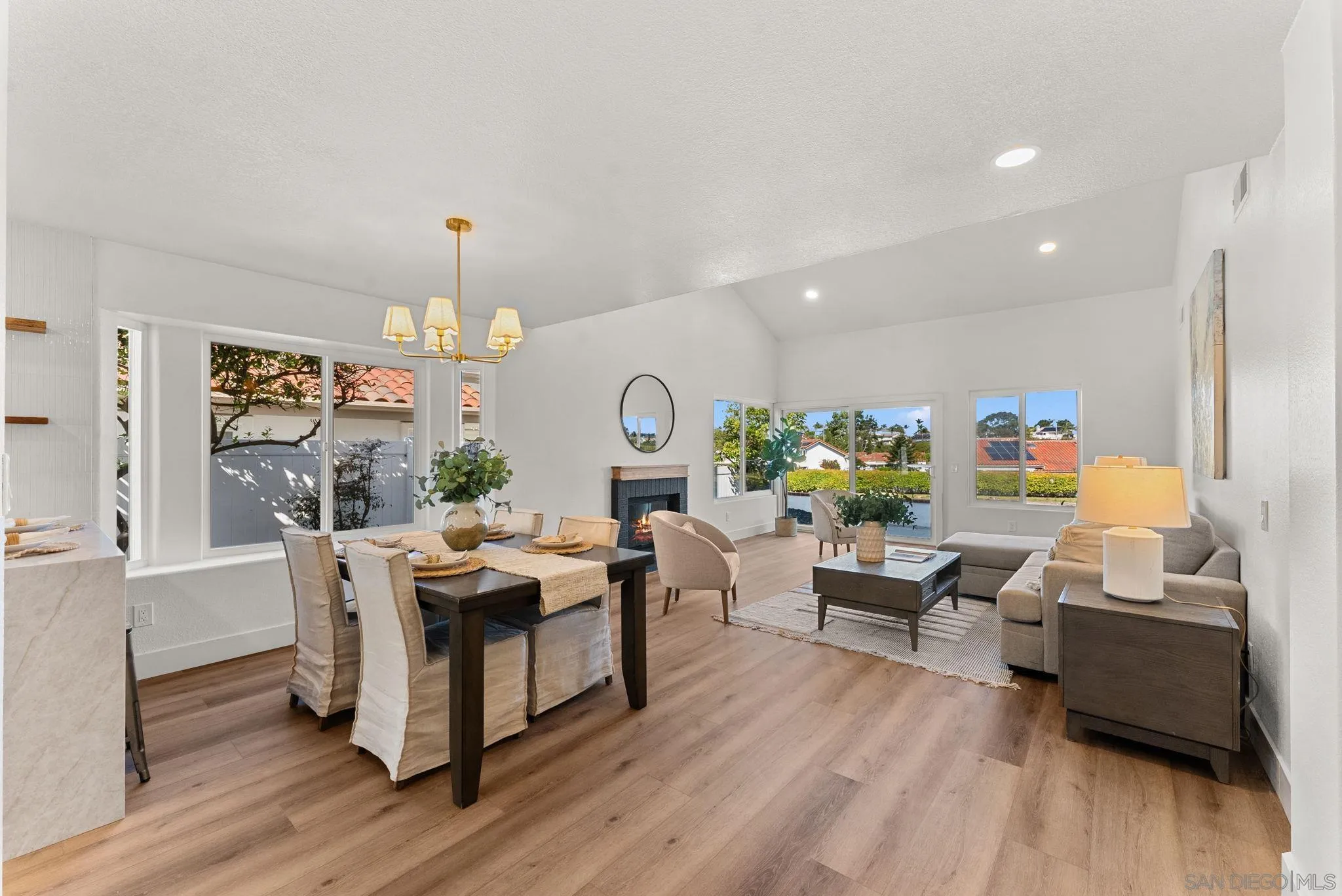 https://cdn.realtyfeed.com/cdn/127/260006981/014a94d25956a700fd90353f61f9d0c5.webp
