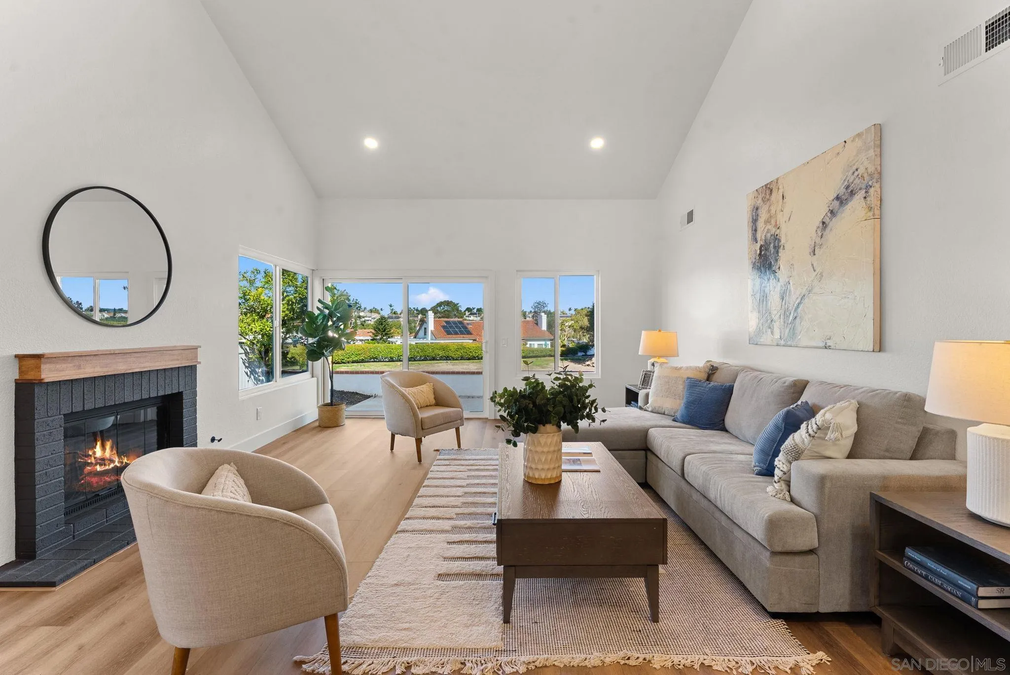 https://cdn.realtyfeed.com/cdn/127/260006981/85b7e0a71cb72af42bd834470889bba4.webp