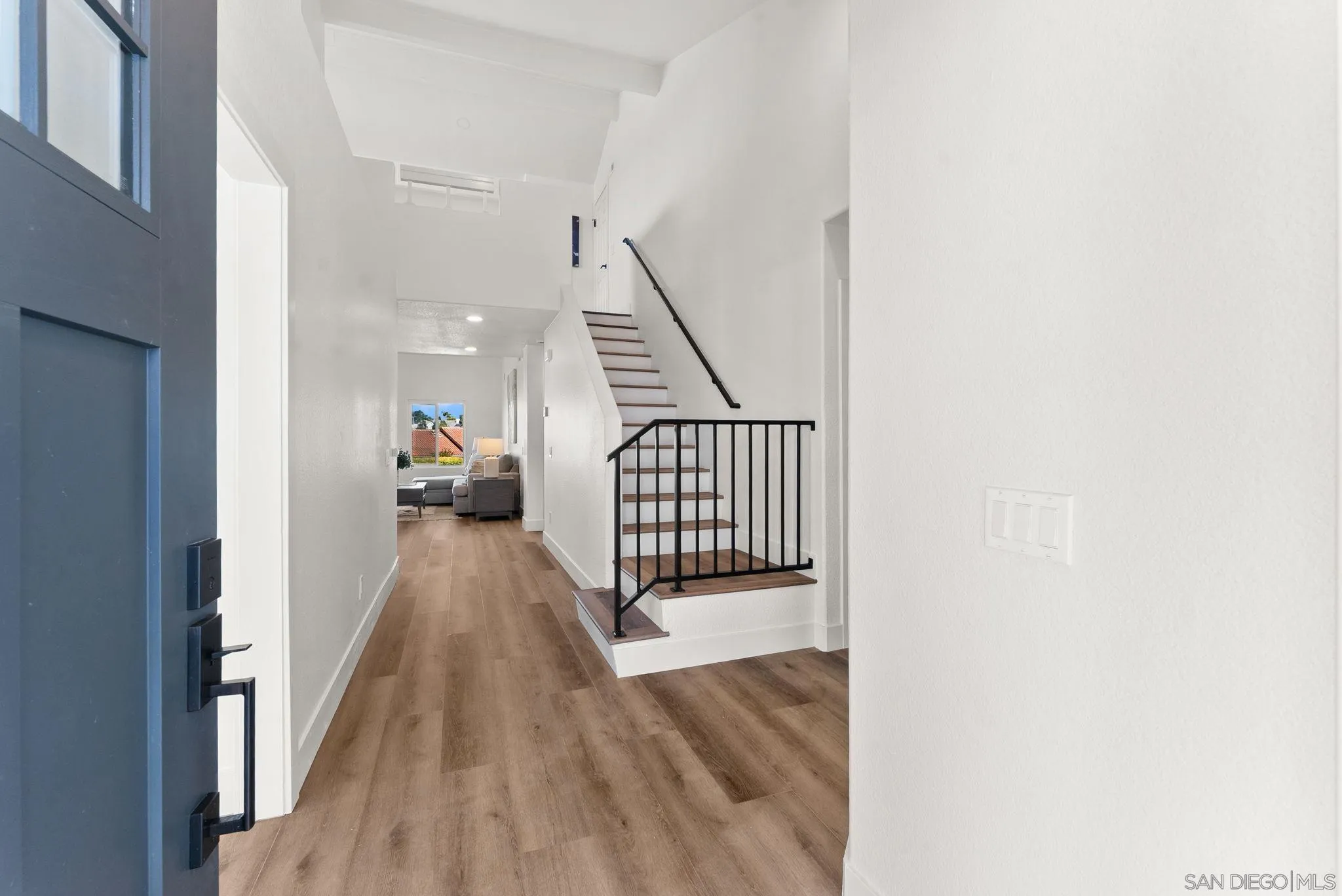 https://cdn.realtyfeed.com/cdn/127/260006981/93d845431a766ce2faf444cd82223f77.webp