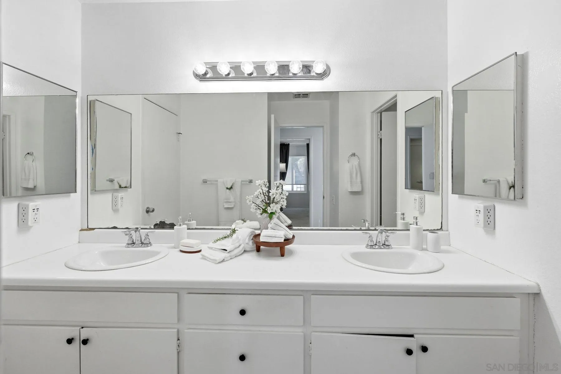 Photo #12: 260006982 Listing: Photo #12