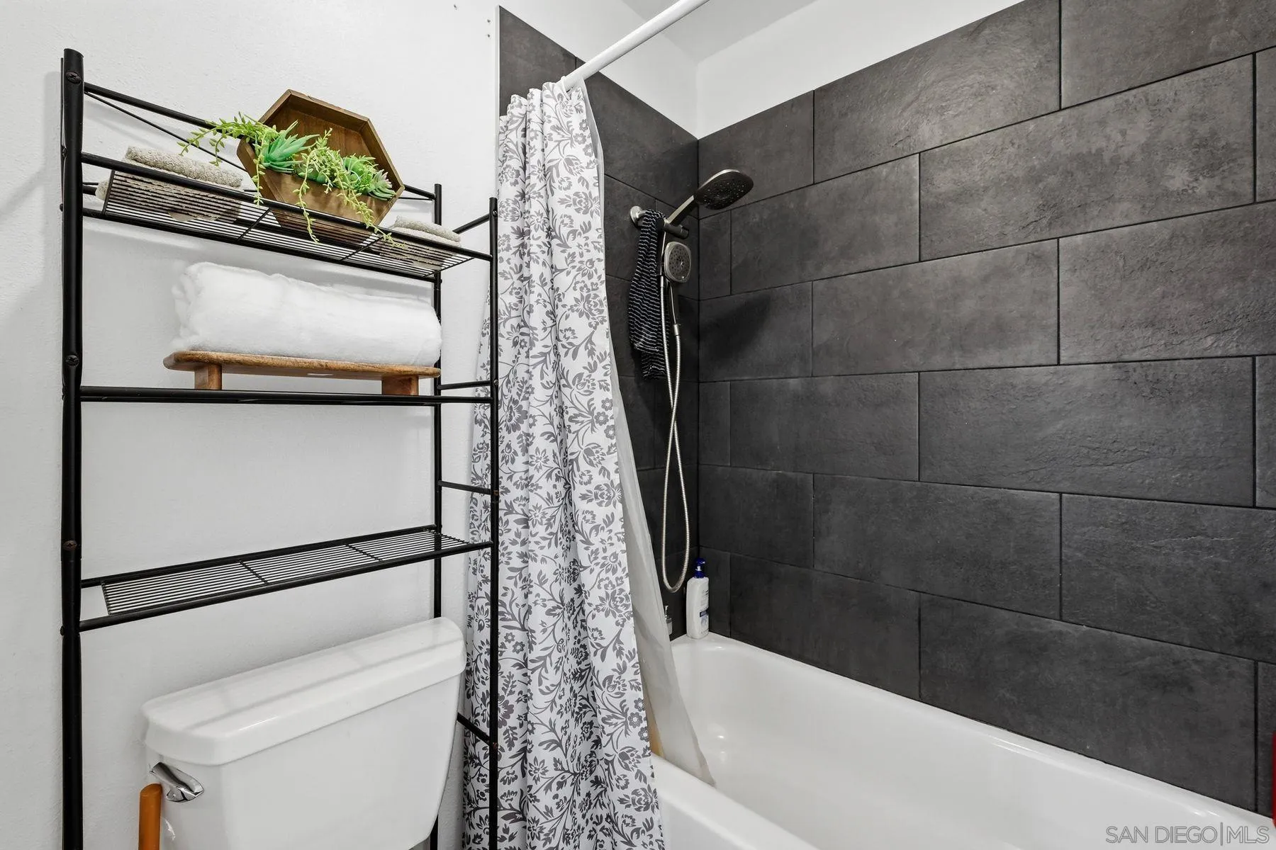 Photo #13: 260006982 Listing: Photo #13