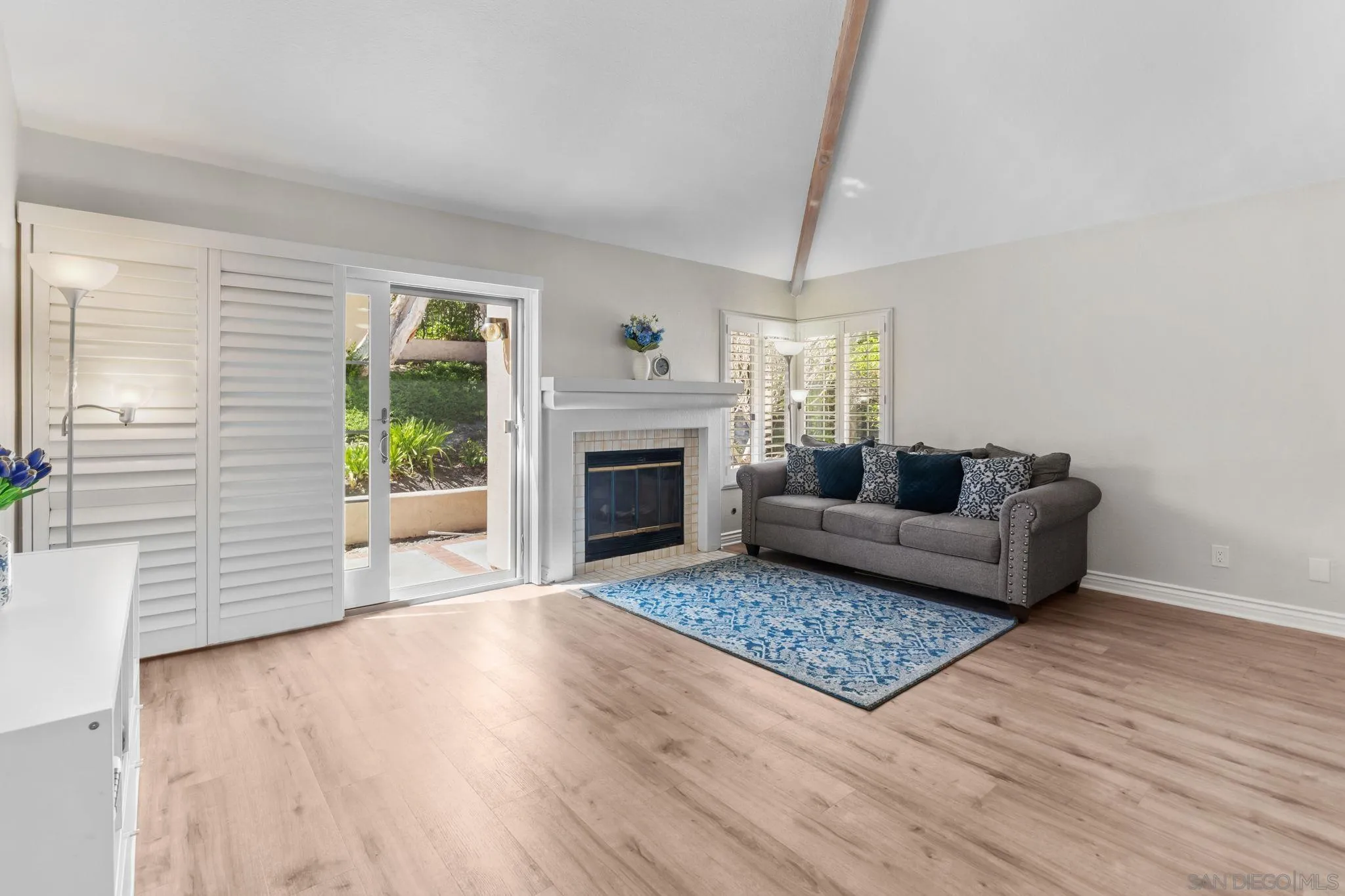 https://cdn.realtyfeed.com/cdn/127/260006984/2710690e0e9d1f96678e1fa095fa9532.webp