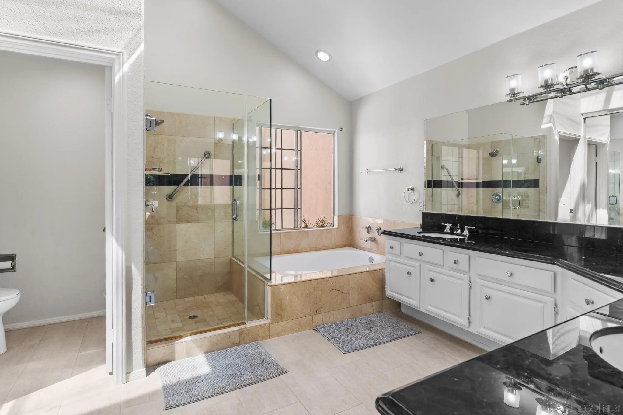 https://cdn.realtyfeed.com/cdn/127/260006984/d4acfdb09e0284a49c7d3963d6fdda68.webp