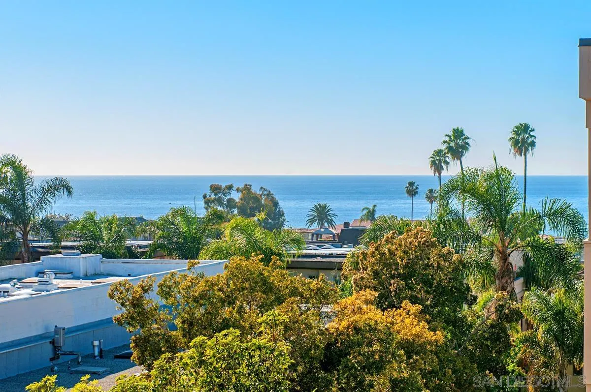 https://cdn.realtyfeed.com/cdn/127/260006988/041dd01629e0a00ca4fb72813c361170.webp