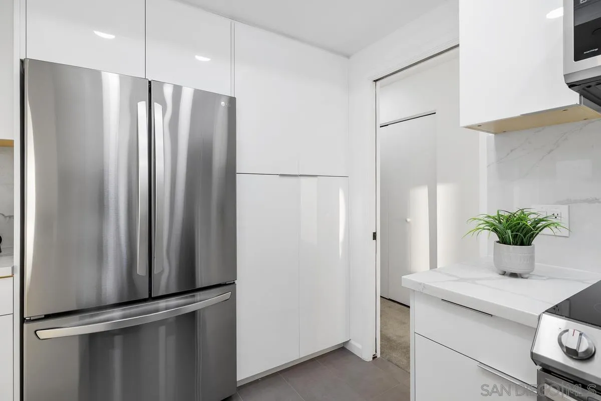https://cdn.realtyfeed.com/cdn/127/260006988/4d5ed7af67f865631bf02f8532b51825.webp