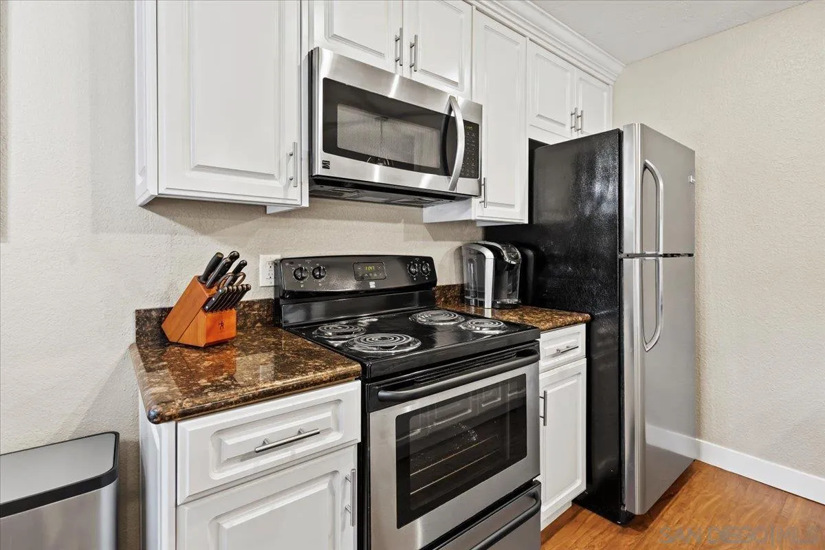 Photo #11: 260006996 Listing: Photo #11