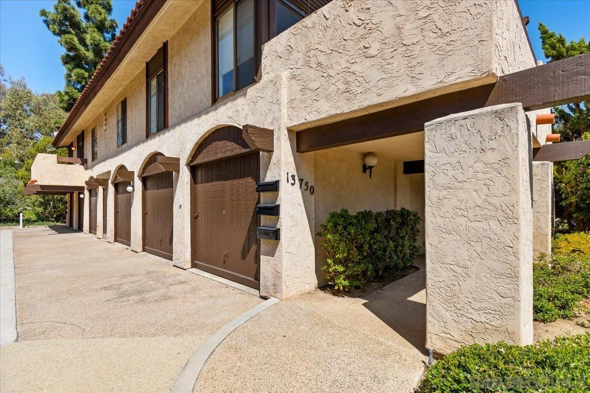 https://cdn.realtyfeed.com/cdn/127/260006996/f5031dd020d68576e7b60d51670ba6d5.webp