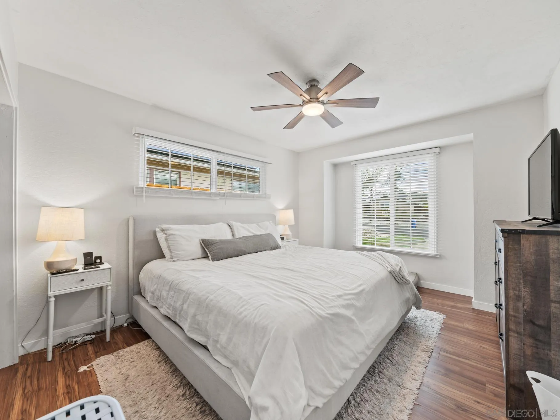 https://cdn.realtyfeed.com/cdn/127/2600070/9fec6046d500fb572e5d0089558db041.webp
