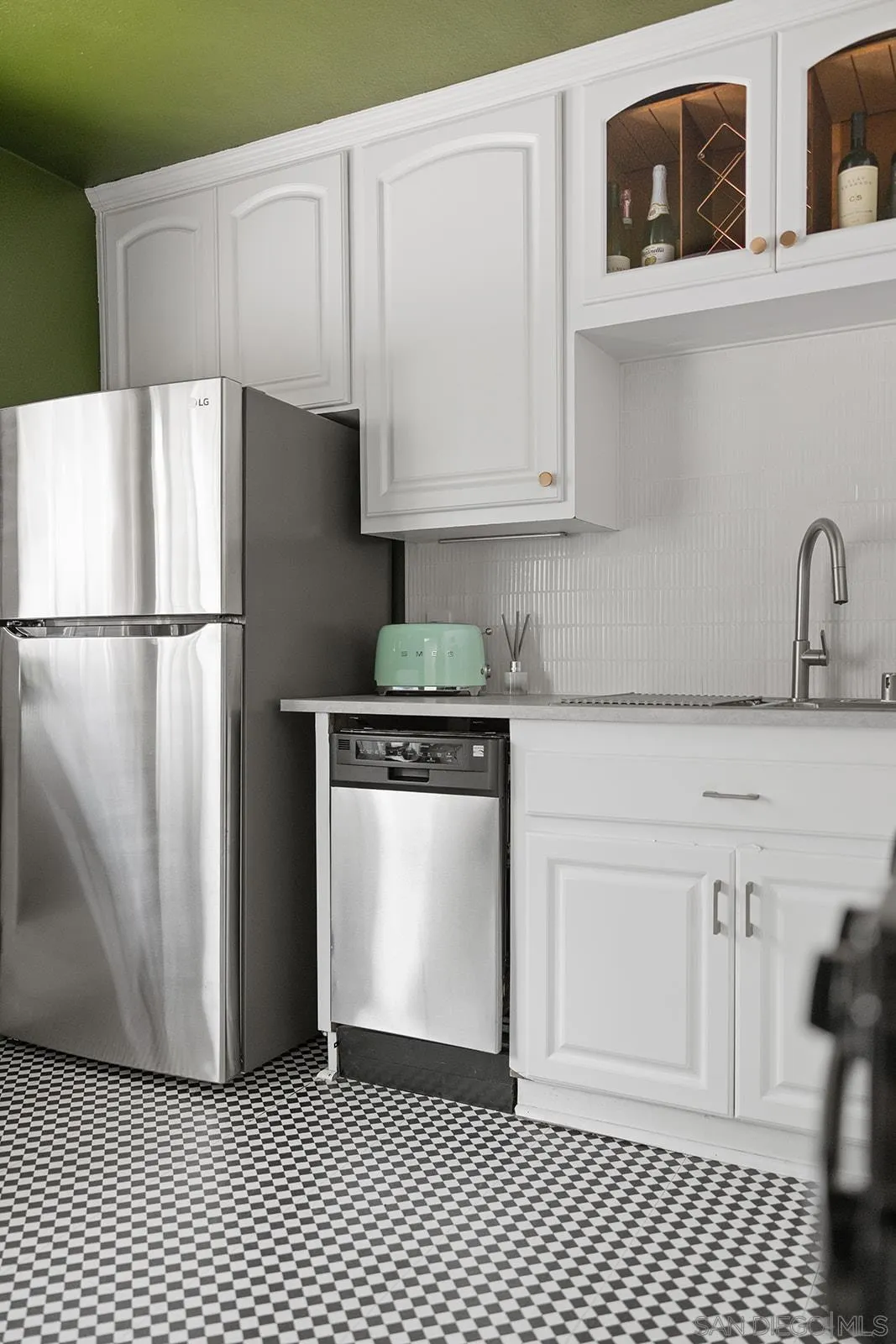 https://cdn.realtyfeed.com/cdn/127/260007001/22d98fe5c3d4877eebc2a9cc4fd94e97.webp
