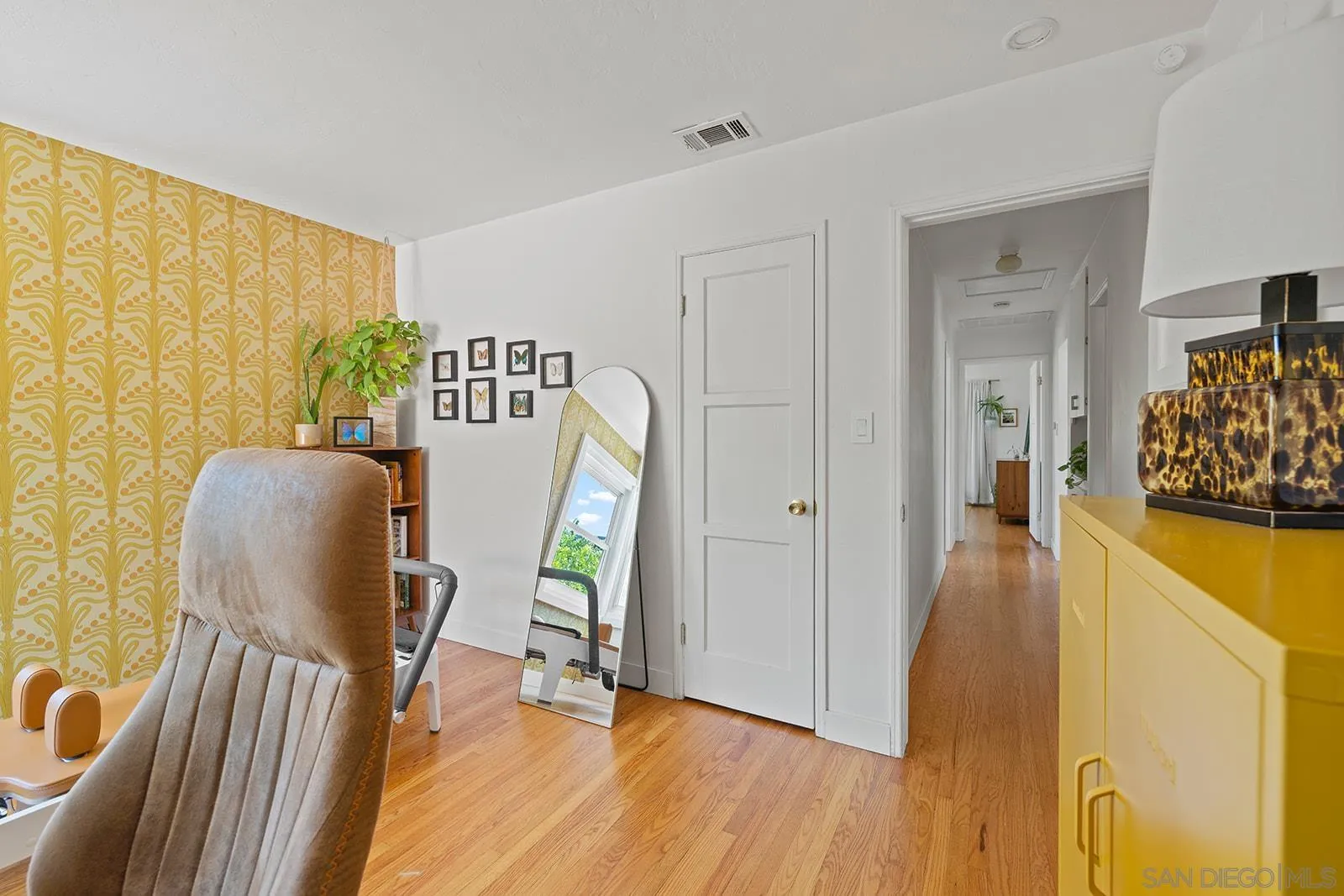 https://cdn.realtyfeed.com/cdn/127/260007001/577f9ea252ffb9001ad09a80d8e942cf.webp