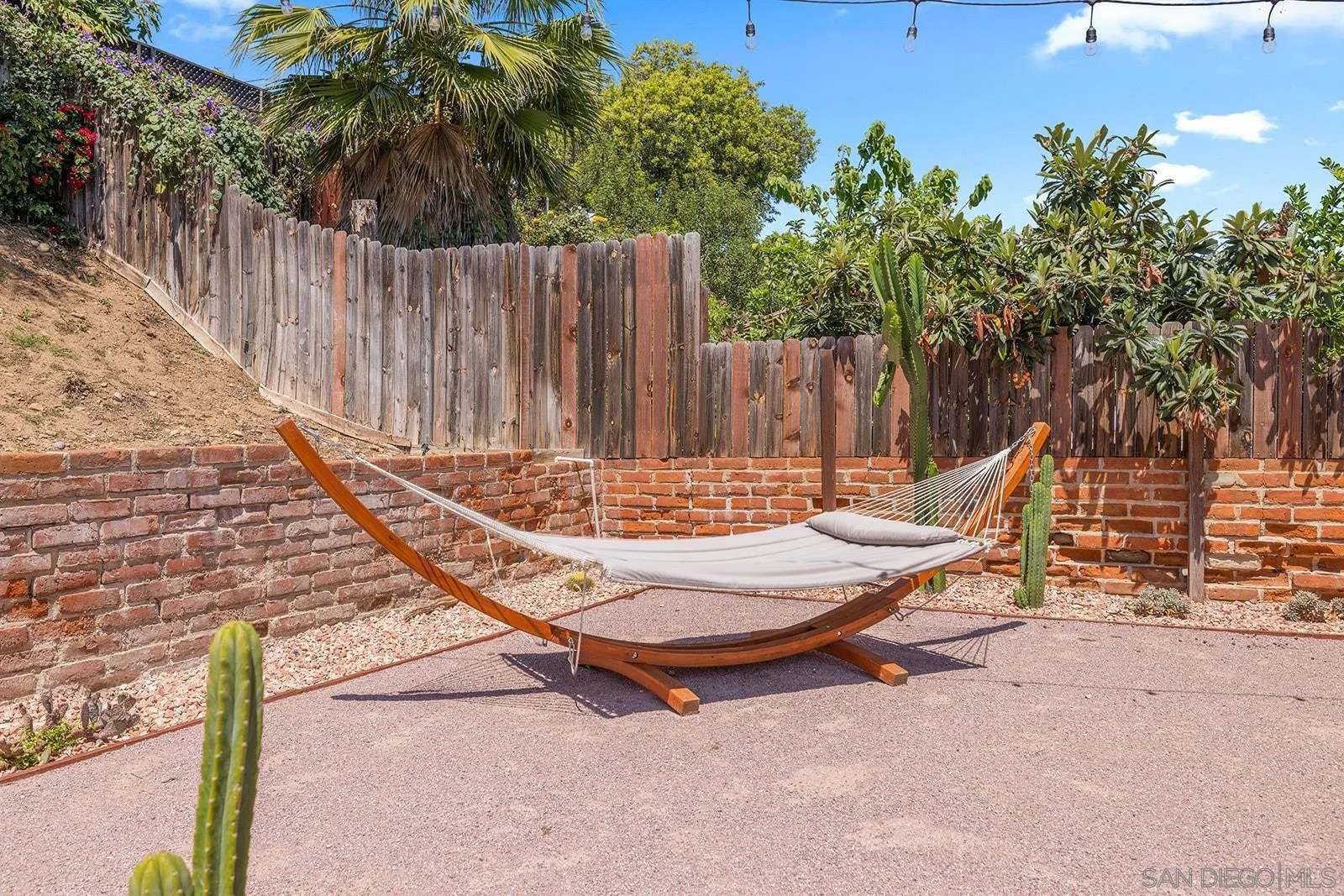 https://cdn.realtyfeed.com/cdn/127/260007001/ed586568d7b5328f0e014ec0fa15dfcb.webp