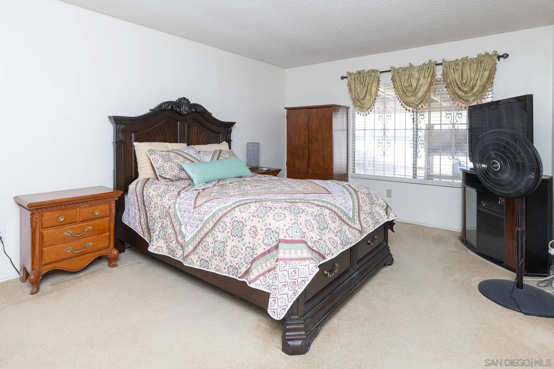 https://cdn.realtyfeed.com/cdn/127/260007002/b9adf21b791b45b56d3b46f1a92281b9.webp
