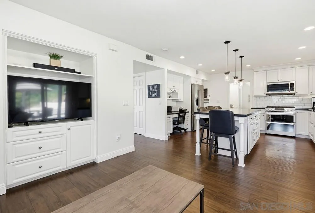 https://cdn.realtyfeed.com/cdn/127/260007003/1a693ae8900fa25f623575e8d87b1375.webp