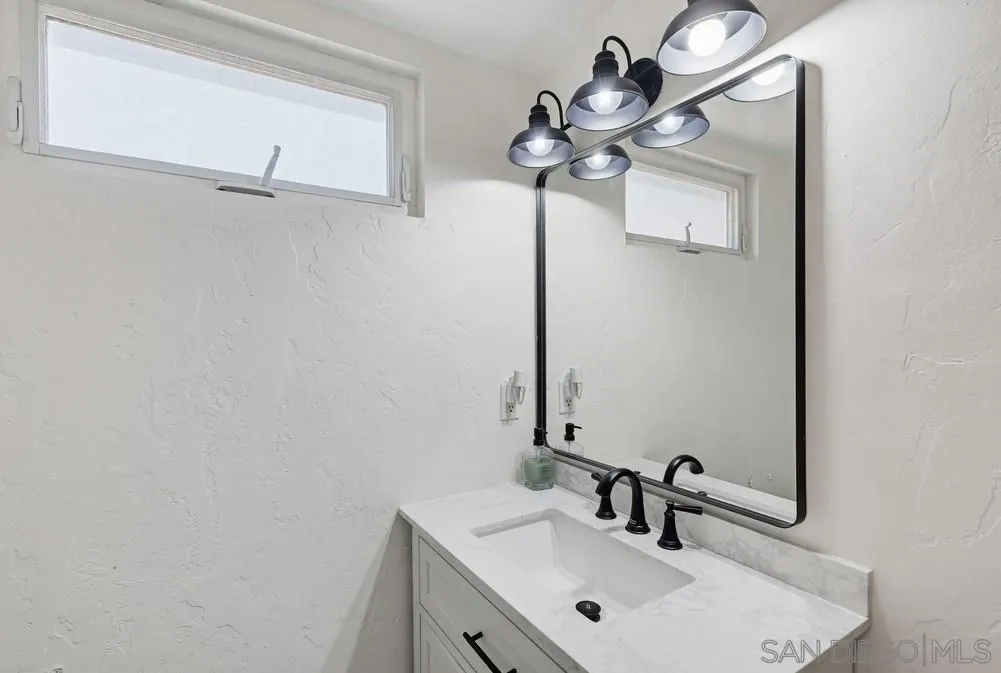 https://cdn.realtyfeed.com/cdn/127/260007003/6ef424ec3879c8b95c39692638aae95c.webp