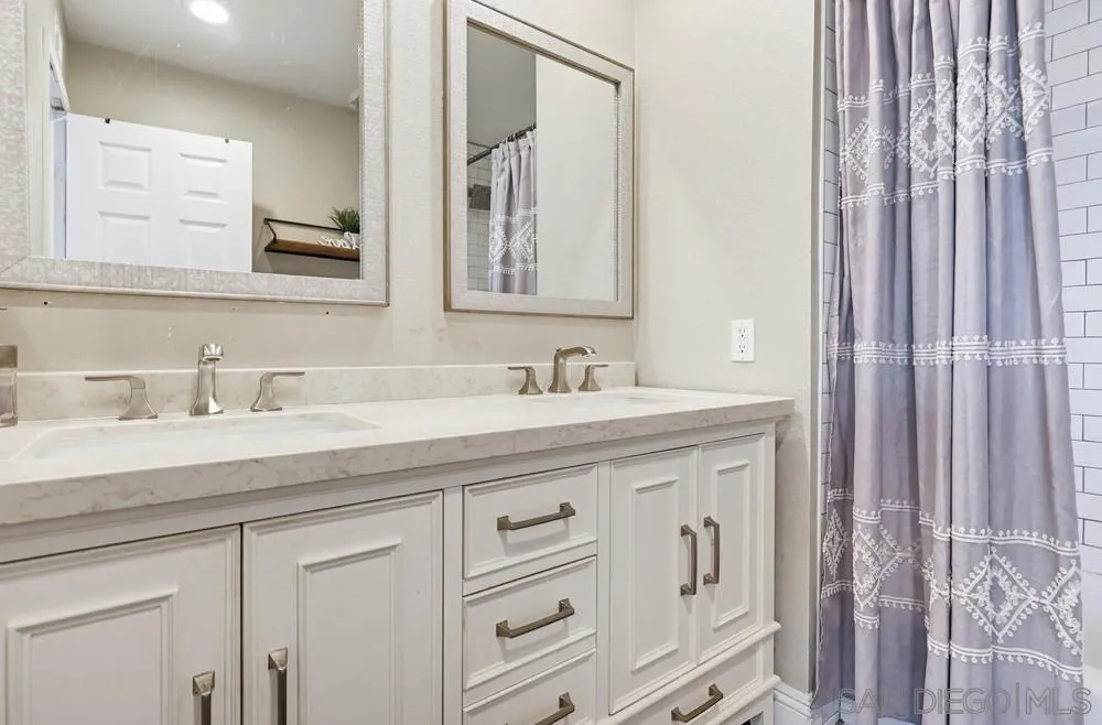 https://cdn.realtyfeed.com/cdn/127/260007003/cc4cbe440c02a601bf0452122c7400b9.webp