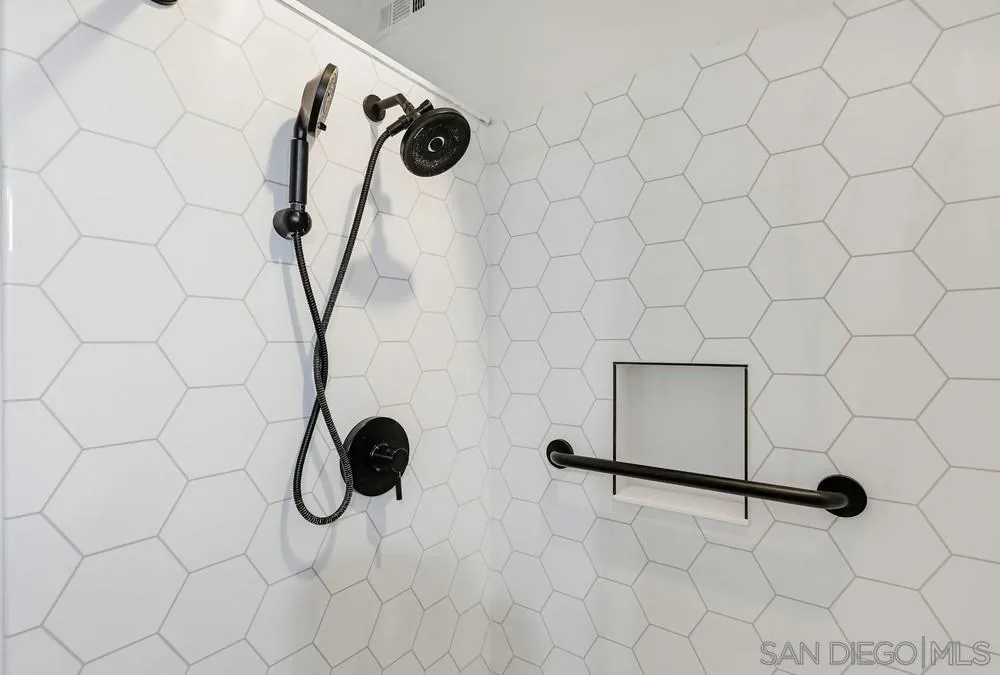 https://cdn.realtyfeed.com/cdn/127/260007003/faf33d39550e28b5299e621b12a2ac1c.webp