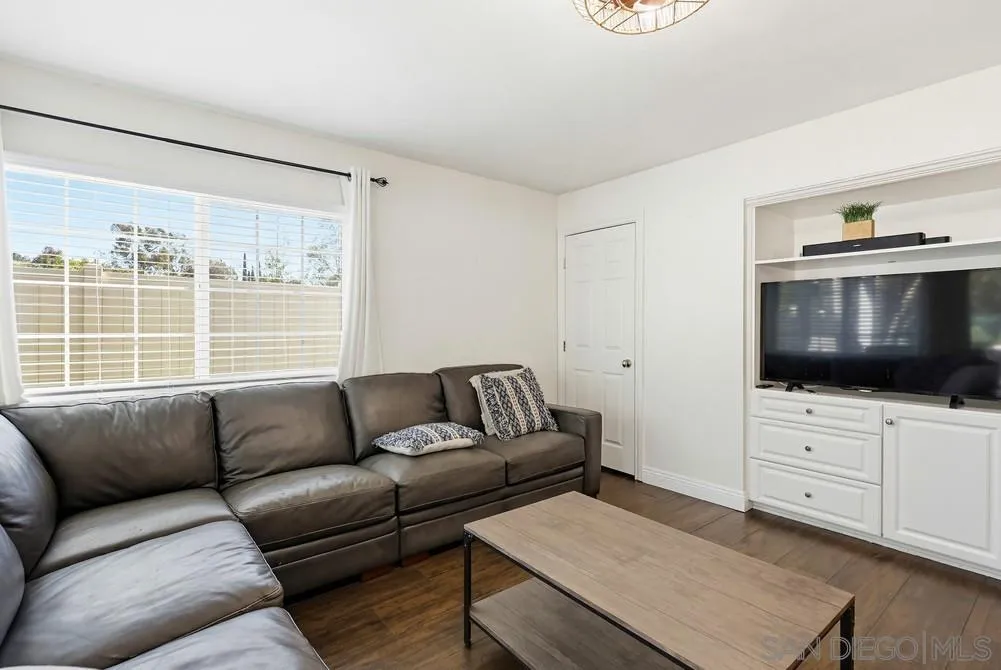 https://cdn.realtyfeed.com/cdn/127/260007003/fbe095e568527b339193ef9279c17b38.webp