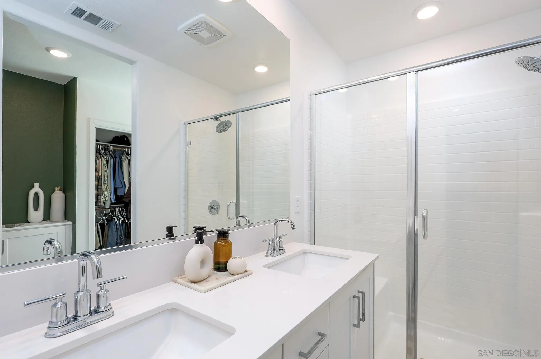 Photo #22: 260007008 Listing: Photo #22