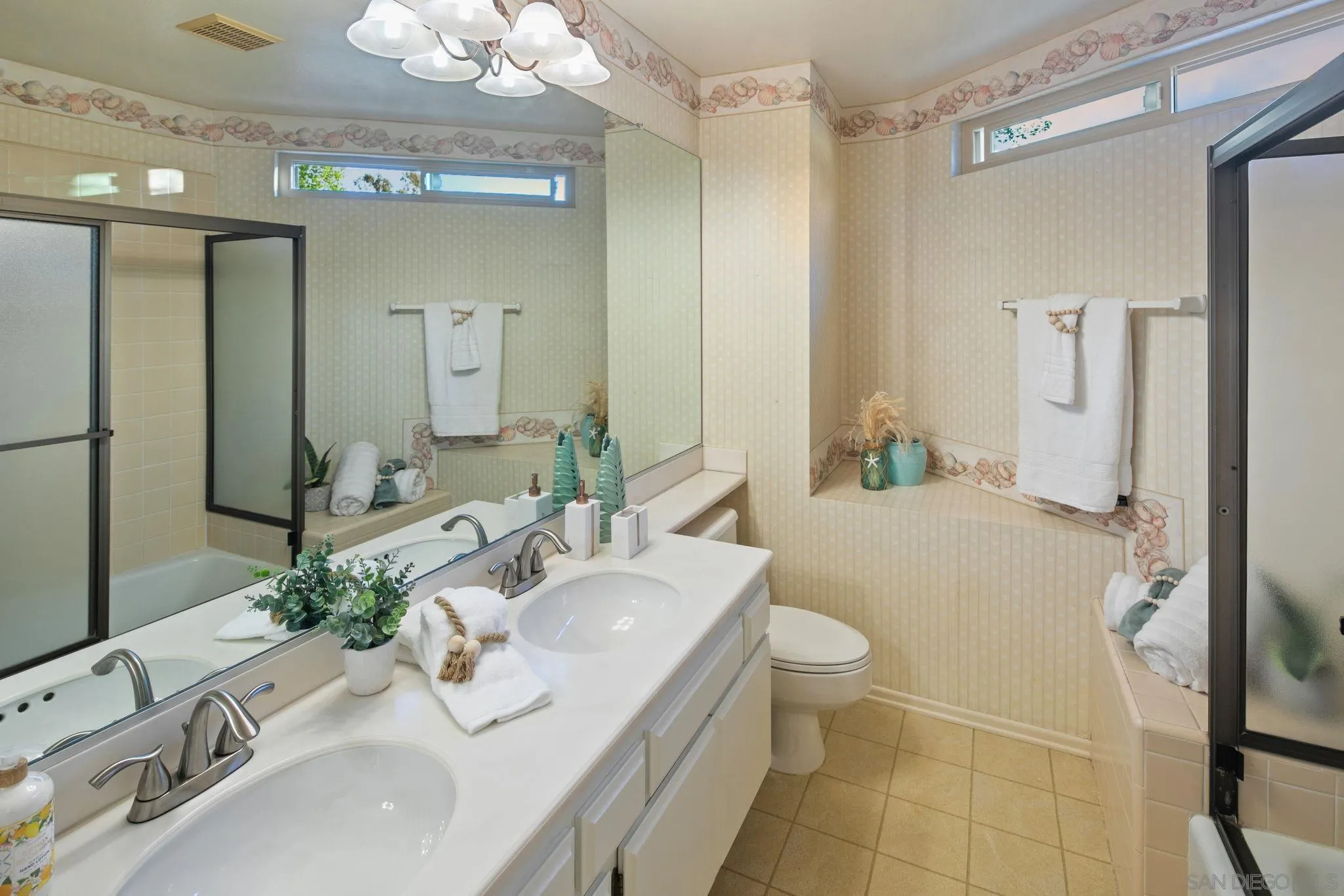 https://cdn.realtyfeed.com/cdn/127/260007011/32c79adb960ee9170654ab56f4e758ba.webp