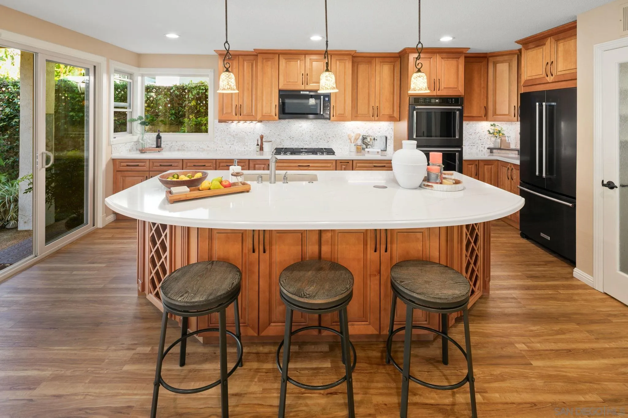 https://cdn.realtyfeed.com/cdn/127/260007011/5d0b8783de2f2639373f86a9209f2ee5.webp
