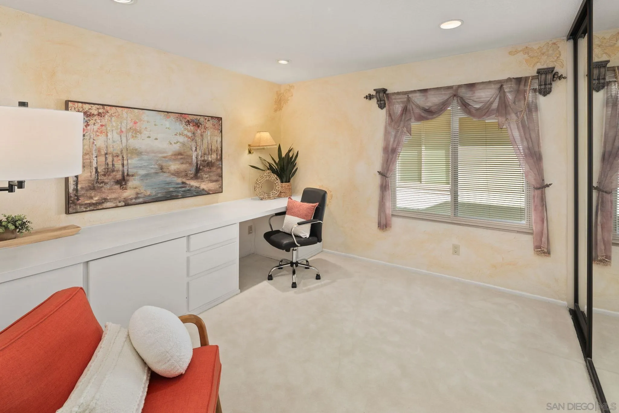 https://cdn.realtyfeed.com/cdn/127/260007011/60cc7960345c5f769bd8a82f05aac6dc.webp