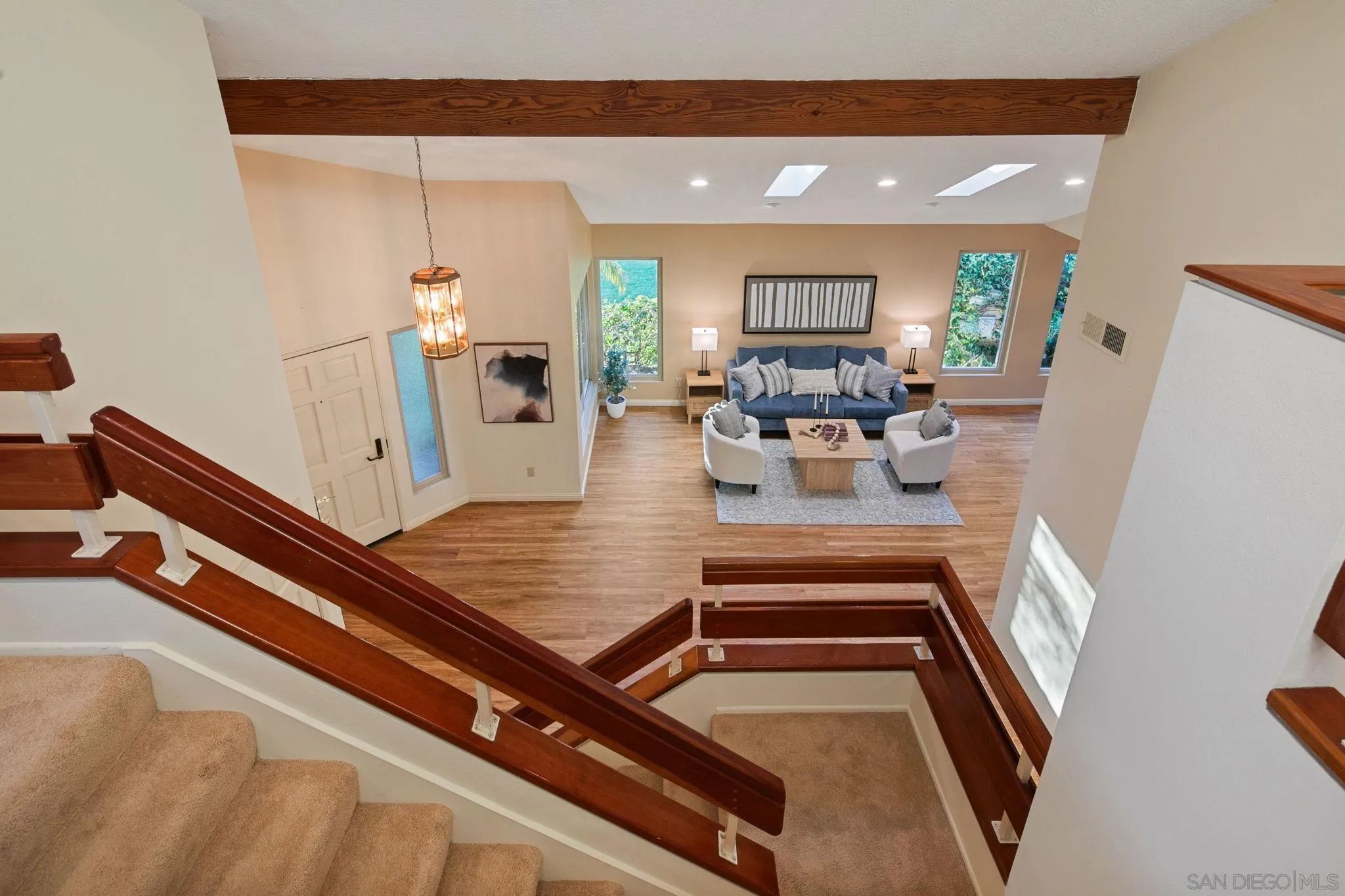 https://cdn.realtyfeed.com/cdn/127/260007011/639bedcfbb1154451031bc79c90dbd2e.webp