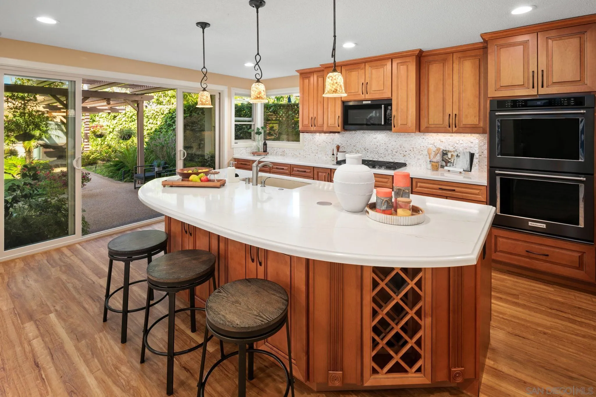 https://cdn.realtyfeed.com/cdn/127/260007011/b629c2194a284dd9358d6776982a254e.webp