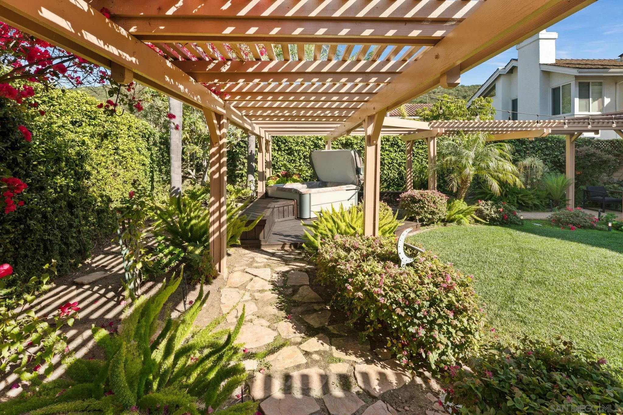 https://cdn.realtyfeed.com/cdn/127/260007011/e5629feb2944e73854eb9224bdaf572f.webp